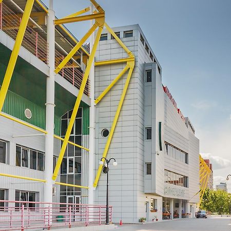 Hotel Obolon-Arena Kiev Esterno foto